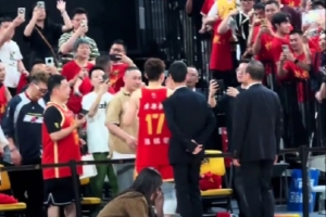 必赢官网APP-孙铭徽：感谢我们的球迷不离不弃 我们会为了他们的热爱而战