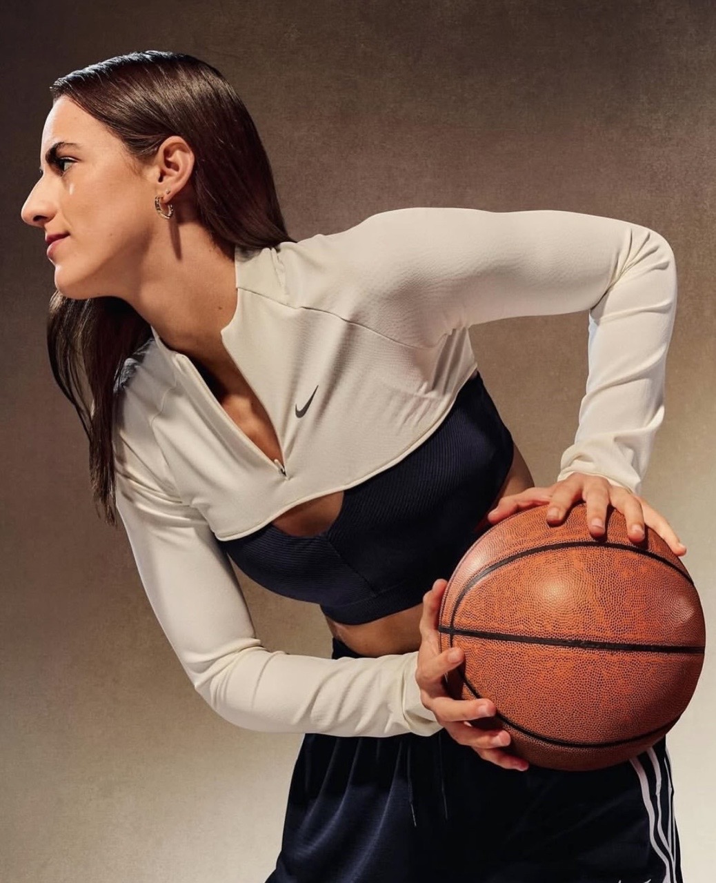 必赢官网下载-明日总裁杯决赛伤病:克拉克出战成疑,萨缪尔森缺席