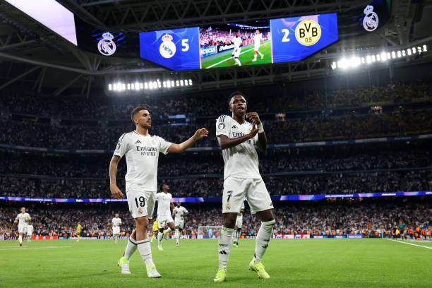 必赢官网入口-熊皇戴帽引爆伯纳乌！复制贝尔+贝利，金球奖没跑了